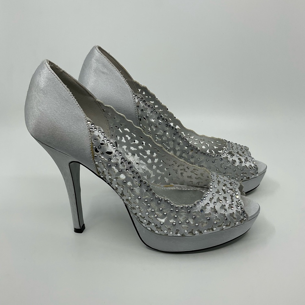 Jeanne Beker Silver Satin and Crystal Rhinestone Peep Toe Platform Heels